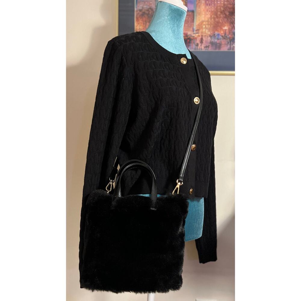 Expressions NYC Black
Crossbody Bag
Faux fur
Brand new - Picture 3 of 8